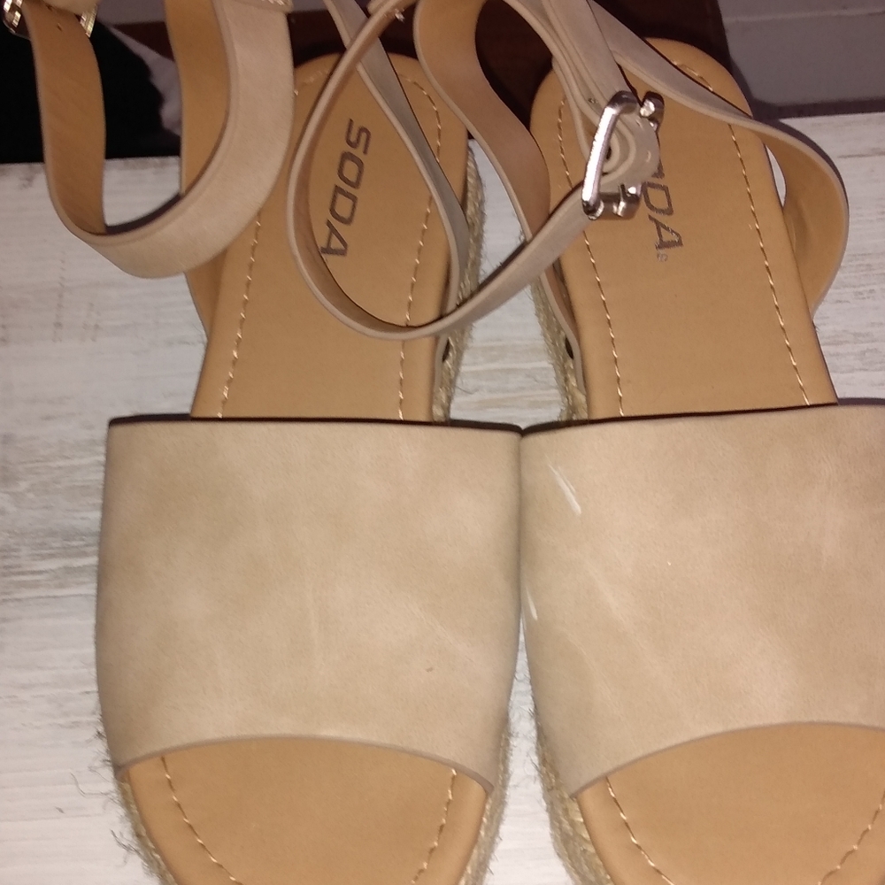 Espadrille sandals 7.5